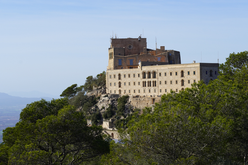 Castell-de-Santueri.jpg