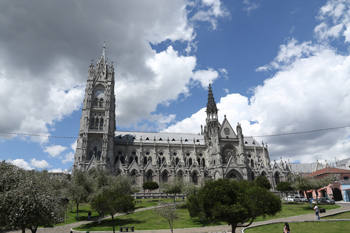 Quito - Basilica del Voto Nacional