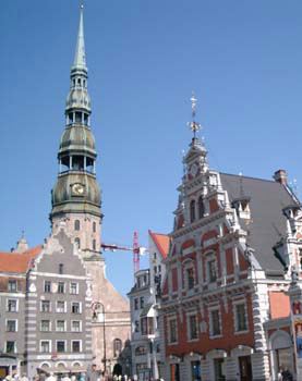Riga Petrikirche und Gildehaus