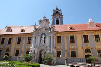 Kirche des Augustiner-Chorherrenstifts in Dürnstein 